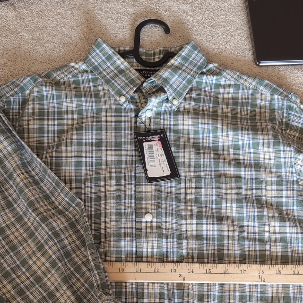 Roundtree and york Green and Blue Casual Button Down Shirt